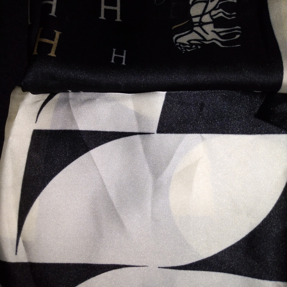 Scarves - Picture 2 of 3